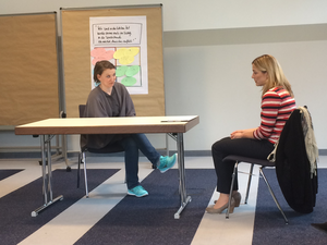 Situationstraining mit Schauspielerin