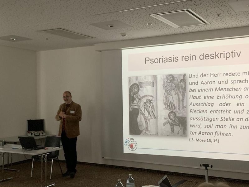 Dr. von Kiedrowski beim Vortrag