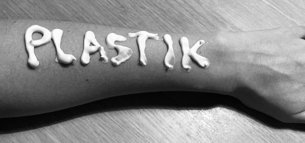 Teaser Plastik