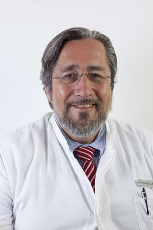 Poträt Prof. R. Peter